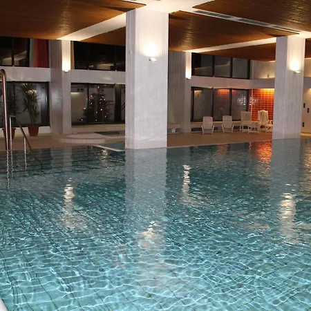 Berolina 510 - 90 Grad Ost アパート ダーメ